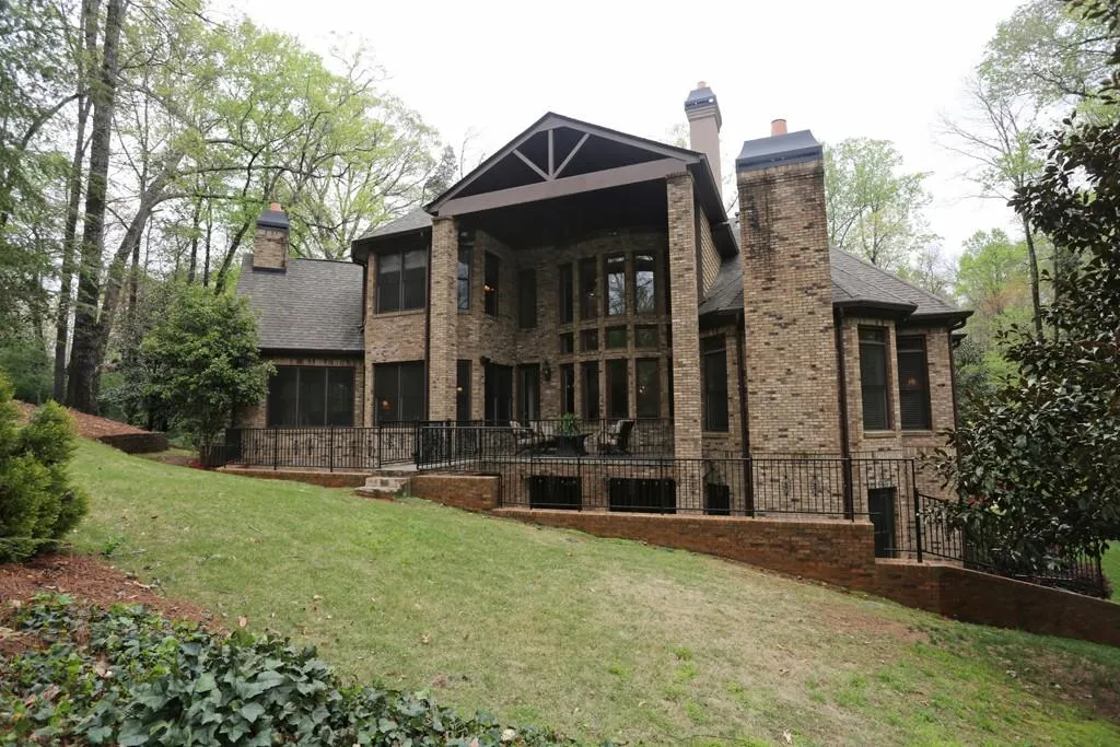 4980 High Point Road, Atlanta, Georgia 30342, 6 Bedrooms Bedrooms, ,5 BathroomsBathrooms,Residential,Sold,4980 High Point Road,5814352