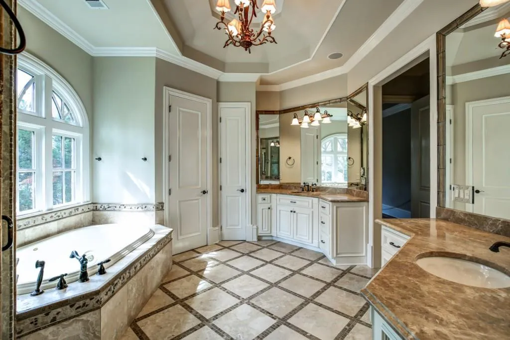 4980 High Point Road, Atlanta, Georgia 30342, 6 Bedrooms Bedrooms, ,5 BathroomsBathrooms,Residential,Sold,4980 High Point Road,5814352