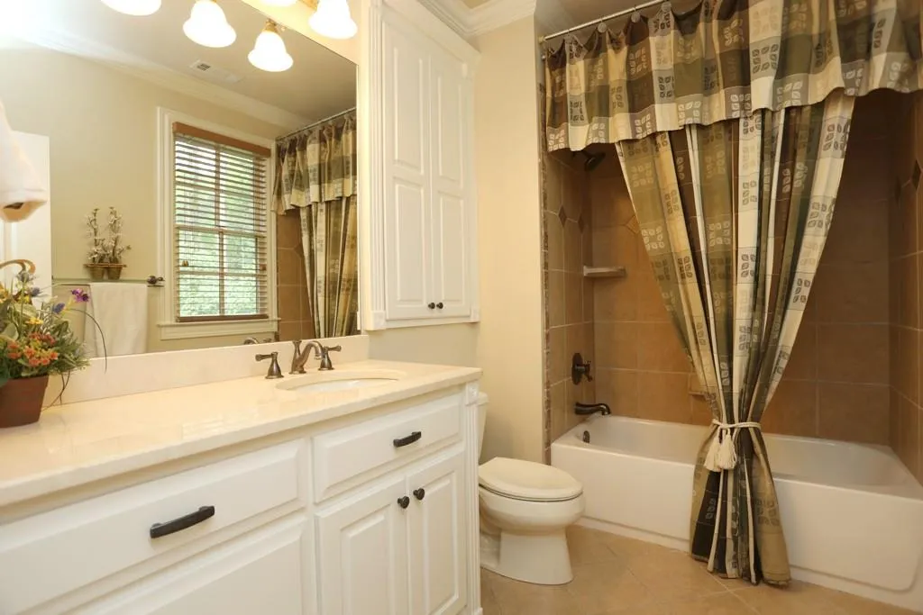 4980 High Point Road, Atlanta, Georgia 30342, 6 Bedrooms Bedrooms, ,5 BathroomsBathrooms,Residential,Sold,4980 High Point Road,5814352
