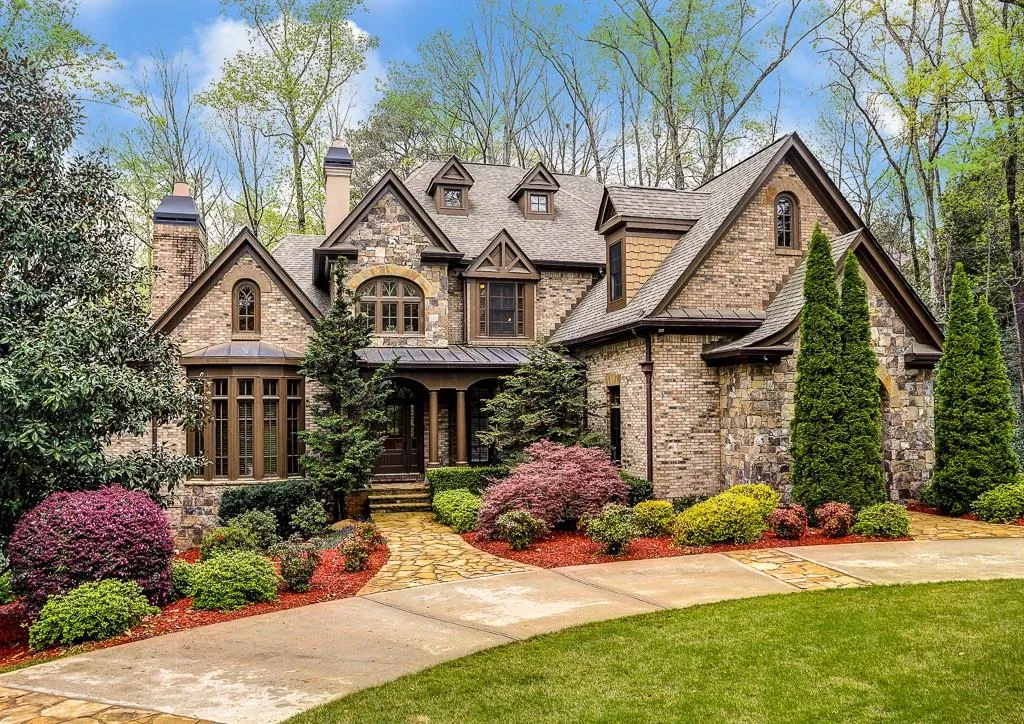 4980 High Point Road, Atlanta, Georgia 30342, 6 Bedrooms Bedrooms, ,5 BathroomsBathrooms,Residential,Sold,4980 High Point Road,5814352