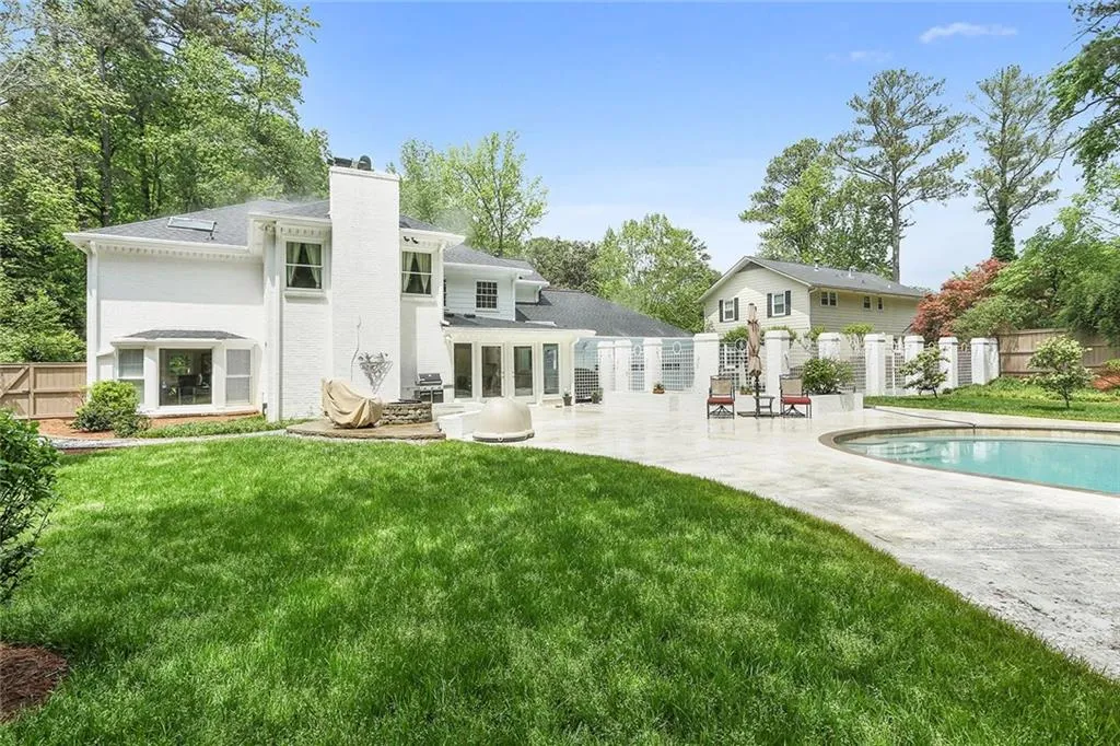 6175 Riverwood Drive Nw, Atlanta, Georgia 30328, 4 Bedrooms Bedrooms, ,3 BathroomsBathrooms,Residential,Sold,6175 Riverwood Drive Nw,5836389