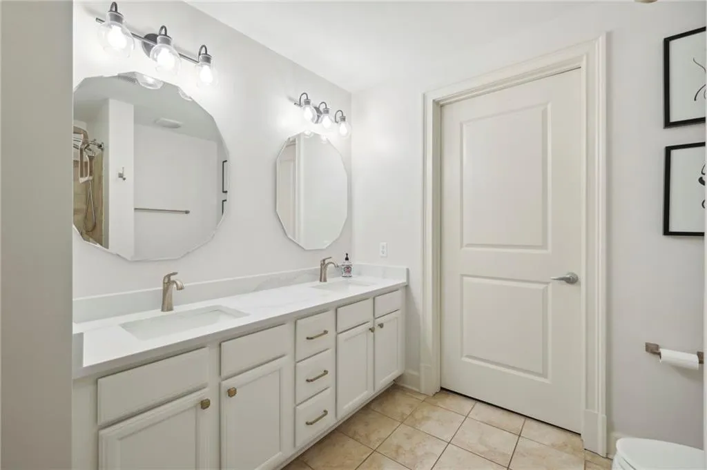 200 River Vista Drive Unit 223, Atlanta, Georgia 30339, 2 Bedrooms Bedrooms, ,2 BathroomsBathrooms,Residential,Sold,200 River Vista Drive Unit 223,7216089