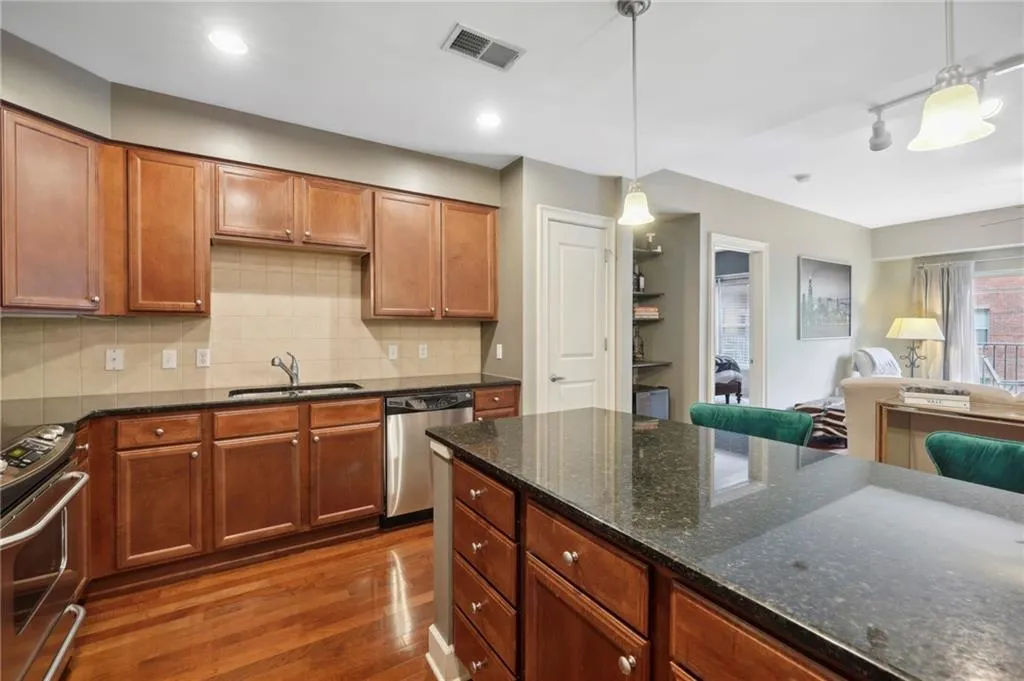 200 River Vista Drive Unit 223, Atlanta, Georgia 30339, 2 Bedrooms Bedrooms, ,2 BathroomsBathrooms,Residential,Sold,200 River Vista Drive Unit 223,7216089