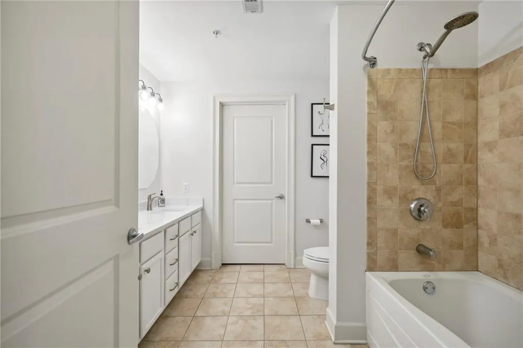 200 River Vista Drive Unit 223, Atlanta, Georgia 30339, 2 Bedrooms Bedrooms, ,2 BathroomsBathrooms,Residential,Sold,200 River Vista Drive Unit 223,7216089