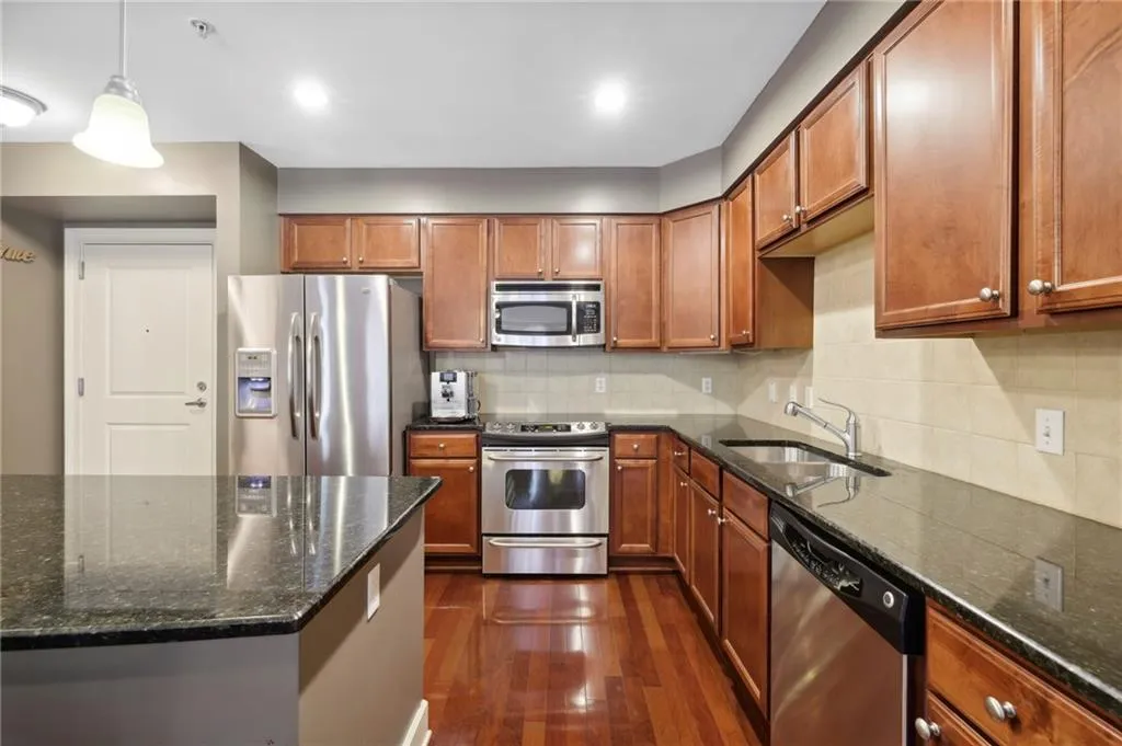 200 River Vista Drive Unit 223, Atlanta, Georgia 30339, 2 Bedrooms Bedrooms, ,2 BathroomsBathrooms,Residential,Sold,200 River Vista Drive Unit 223,7216089