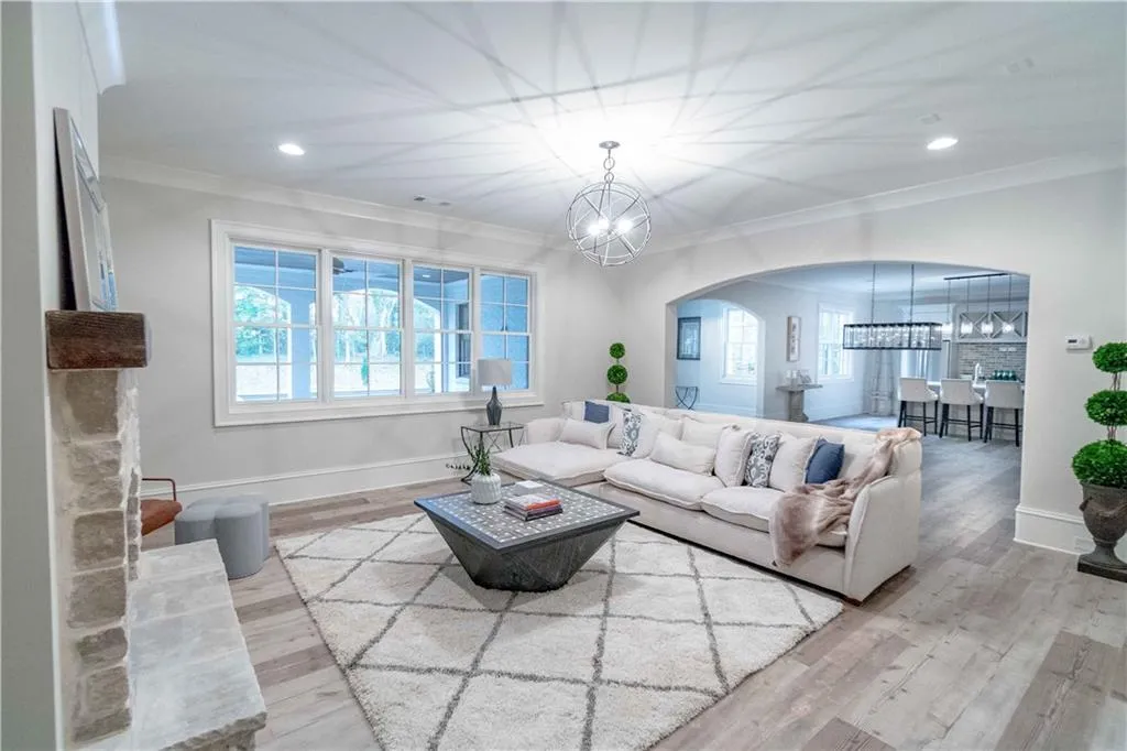 4891 Powers Ferry Road, Atlanta, Georgia 30327, 6 Bedrooms Bedrooms, ,6 BathroomsBathrooms,Residential,Sold,4891 Powers Ferry Road,5934394
