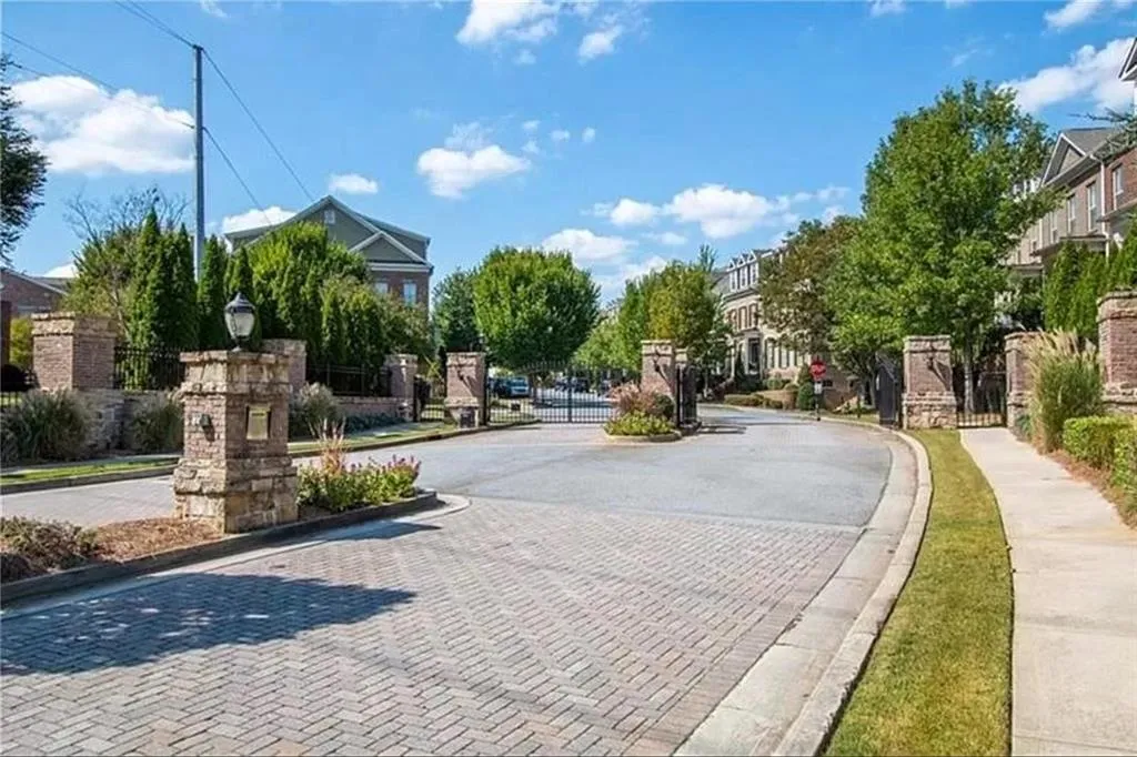 229 Alderwood Point, Sandy Springs, Georgia 30328, 3 Bedrooms Bedrooms, ,2 BathroomsBathrooms,Residential,Sold,229 Alderwood Point,6647864