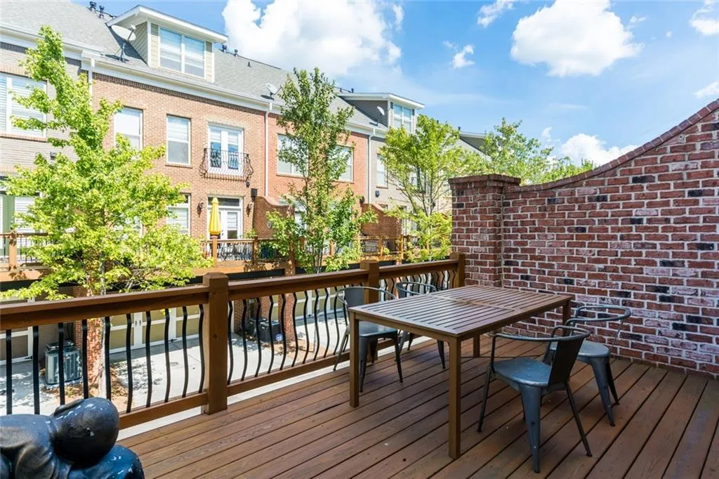 229 Alderwood Point, Sandy Springs, Georgia 30328, 3 Bedrooms Bedrooms, ,2 BathroomsBathrooms,Residential,Sold,229 Alderwood Point,6647864