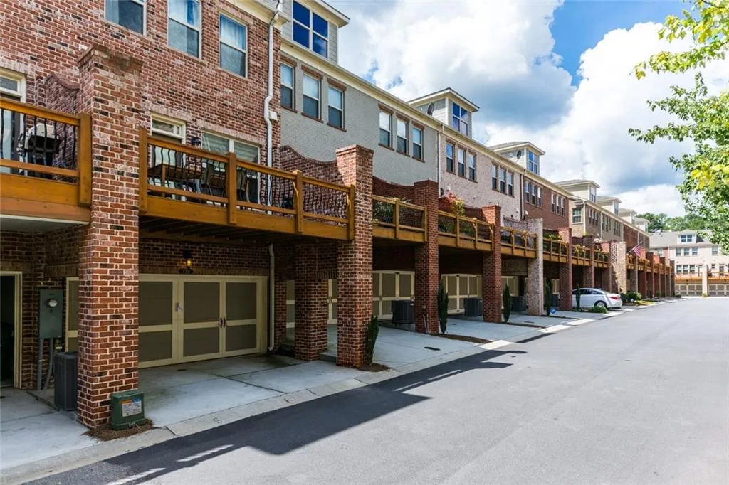 229 Alderwood Point, Sandy Springs, Georgia 30328, 3 Bedrooms Bedrooms, ,2 BathroomsBathrooms,Residential,Sold,229 Alderwood Point,6647864