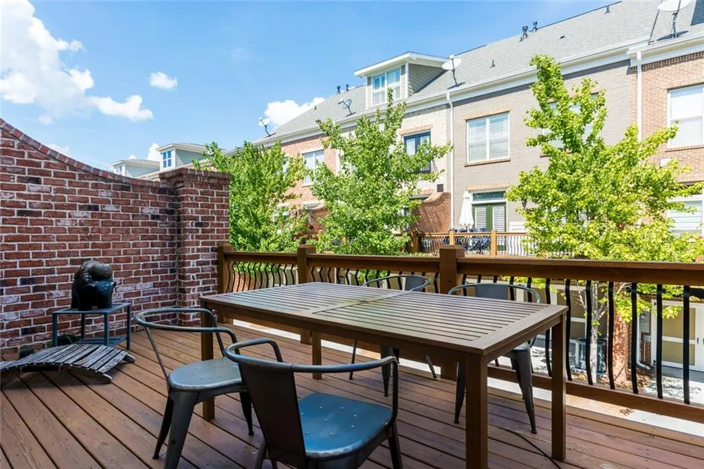 229 Alderwood Point, Sandy Springs, Georgia 30328, 3 Bedrooms Bedrooms, ,2 BathroomsBathrooms,Residential,Sold,229 Alderwood Point,6647864