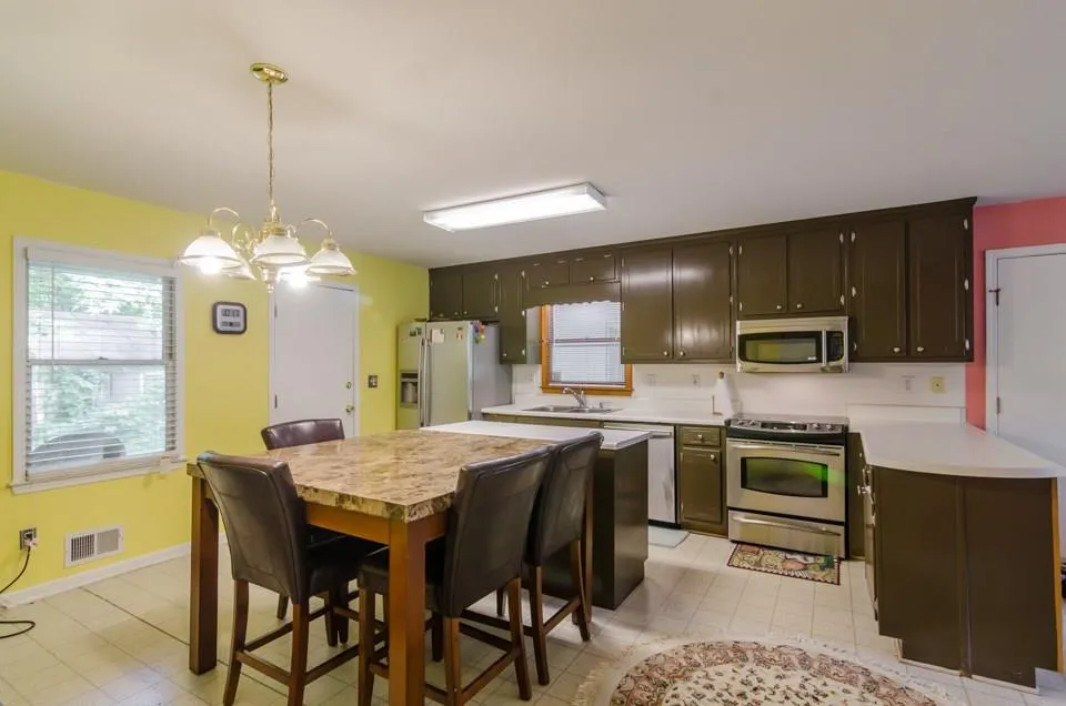 5515 Wing Street, Sandy Springs, Georgia 30350, 4 Bedrooms Bedrooms, ,2 BathroomsBathrooms,Residential,Sold,5515 Wing Street,5692013