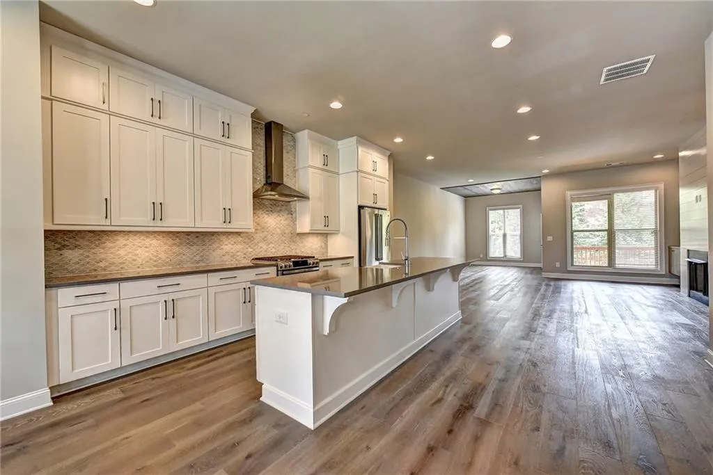 4313 Parkside Place, Atlanta, Georgia 30342, 3 Bedrooms Bedrooms, ,3 BathroomsBathrooms,Residential,Sold,4313 Parkside Place,6082717