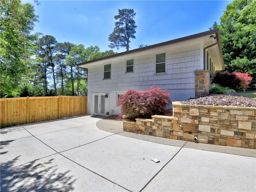 393 Hilderbrand Drive, Sandy Springs, Georgia 30328, 3 Bedrooms Bedrooms, ,2 BathroomsBathrooms,Residential,Sold,393 Hilderbrand Drive,7753443