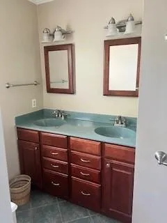 393 Hilderbrand Drive, Sandy Springs, Georgia 30328, 3 Bedrooms Bedrooms, ,2 BathroomsBathrooms,Residential,Sold,393 Hilderbrand Drive,7753443