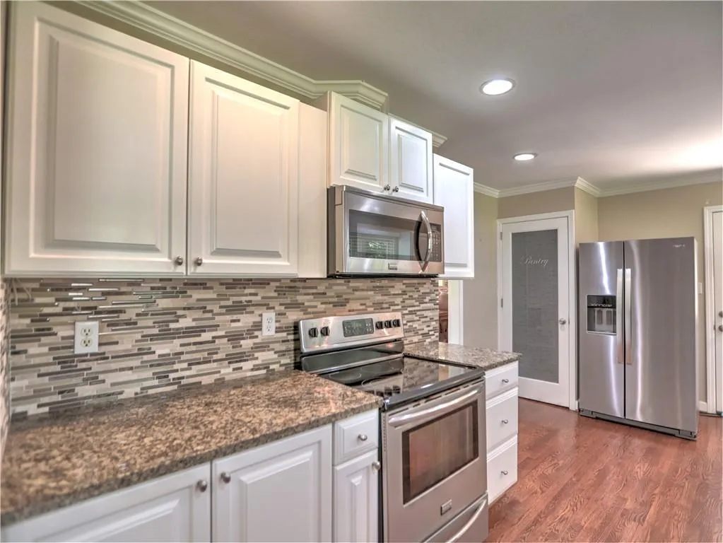 393 Hilderbrand Drive, Sandy Springs, Georgia 30328, 3 Bedrooms Bedrooms, ,2 BathroomsBathrooms,Residential,Sold,393 Hilderbrand Drive,7753443