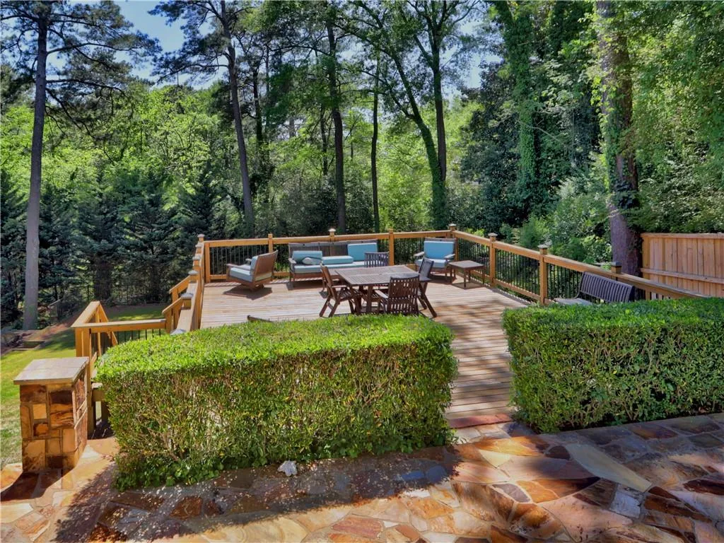 393 Hilderbrand Drive, Sandy Springs, Georgia 30328, 3 Bedrooms Bedrooms, ,2 BathroomsBathrooms,Residential,Sold,393 Hilderbrand Drive,7753443
