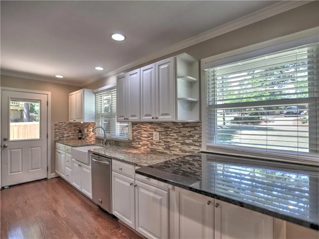 393 Hilderbrand Drive, Sandy Springs, Georgia 30328, 3 Bedrooms Bedrooms, ,2 BathroomsBathrooms,Residential,Sold,393 Hilderbrand Drive,7753443