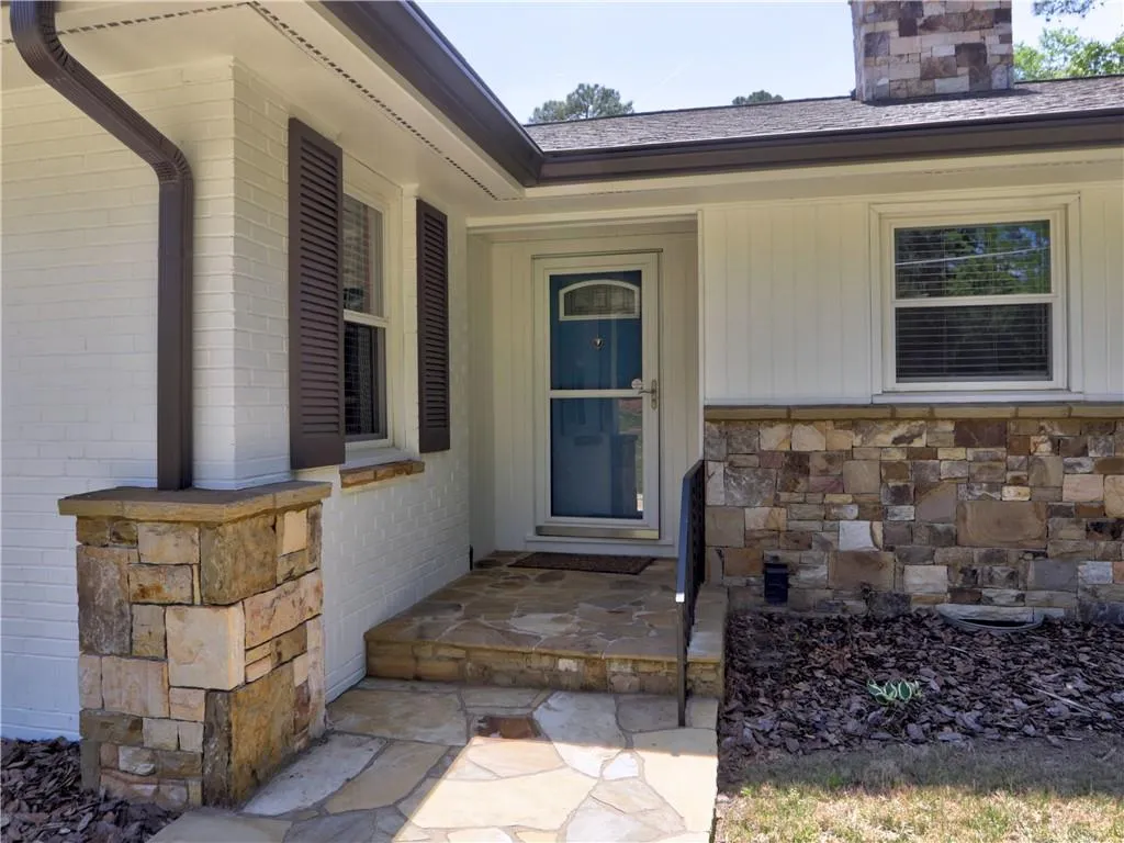 393 Hilderbrand Drive, Sandy Springs, Georgia 30328, 3 Bedrooms Bedrooms, ,2 BathroomsBathrooms,Residential,Sold,393 Hilderbrand Drive,7753443