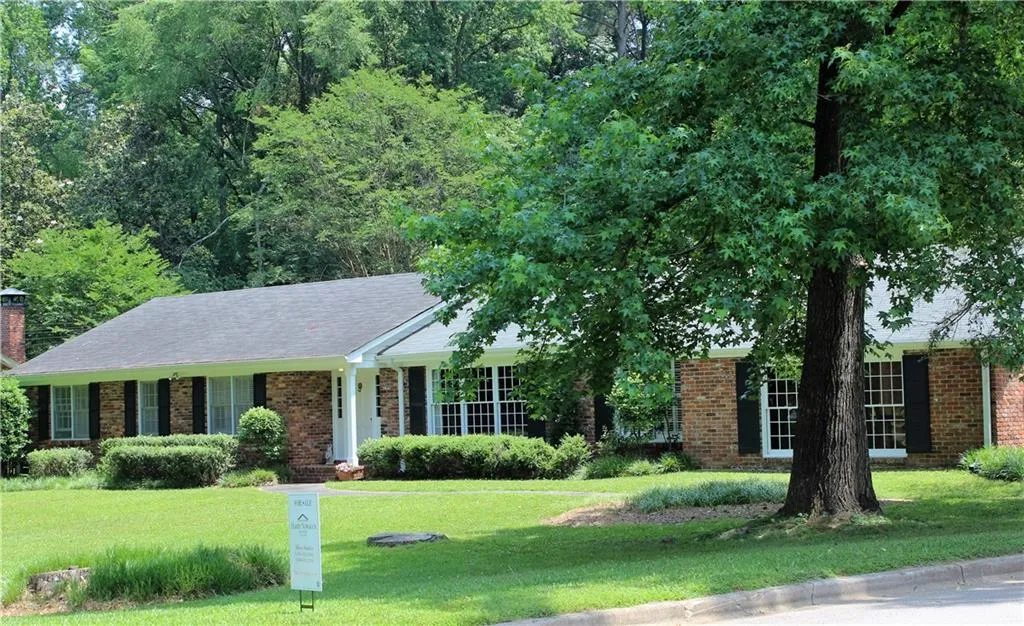 4253 Lake Forrest Drive, Atlanta, Georgia 30342, 4 Bedrooms Bedrooms, ,3 BathroomsBathrooms,Residential,Sold,4253 Lake Forrest Drive,5697141