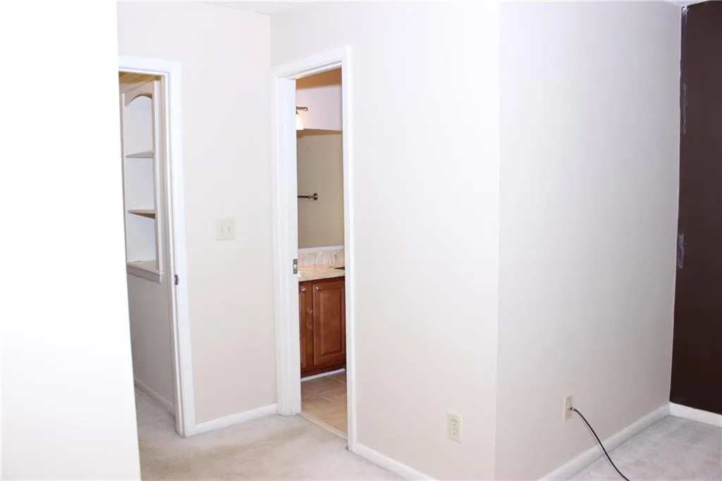 6900 Roswell Road Unit F6, Atlanta, Georgia 30328, 2 Bedrooms Bedrooms, ,2 BathroomsBathrooms,Residential,Sold,6900 Roswell Road Unit F6,5816602