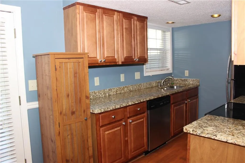 6900 Roswell Road Unit F6, Atlanta, Georgia 30328, 2 Bedrooms Bedrooms, ,2 BathroomsBathrooms,Residential,Sold,6900 Roswell Road Unit F6,5816602