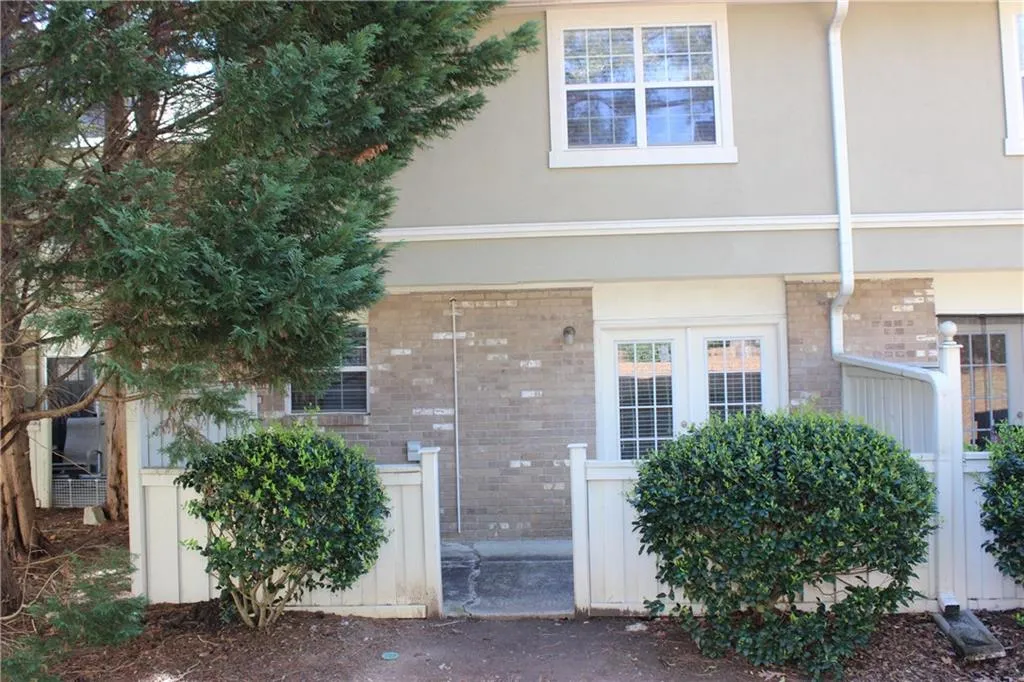 6900 Roswell Road Unit F6, Atlanta, Georgia 30328, 2 Bedrooms Bedrooms, ,2 BathroomsBathrooms,Residential,Sold,6900 Roswell Road Unit F6,5816602