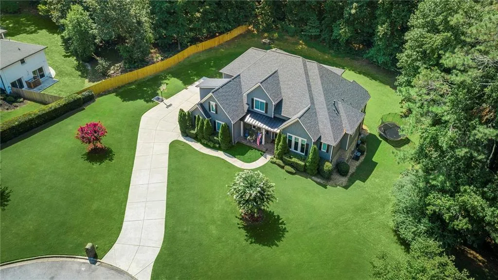 Birds eye view of property