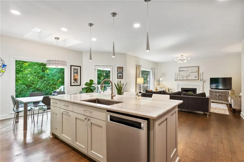 220 Marchand Court, Atlanta, Georgia 30328, 4 Bedrooms Bedrooms, ,3 BathroomsBathrooms,Residential,Sold,220 Marchand Court,7381007