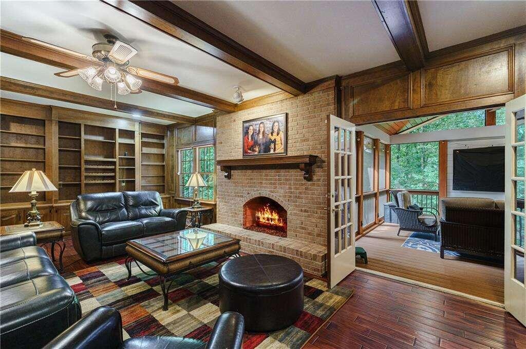 8090 Habersham Waters Road, Sandy Springs, Georgia 30350, 4 Bedrooms Bedrooms, ,3 BathroomsBathrooms,Residential,Sold,8090 Habersham Waters Road,7315352