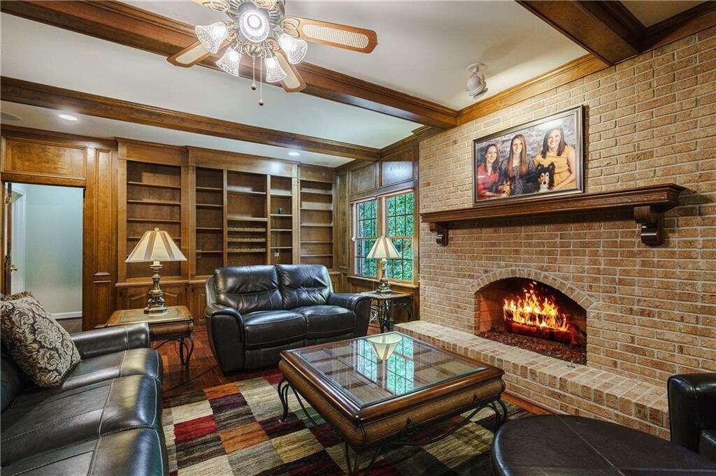 8090 Habersham Waters Road, Sandy Springs, Georgia 30350, 4 Bedrooms Bedrooms, ,3 BathroomsBathrooms,Residential,Sold,8090 Habersham Waters Road,7315352