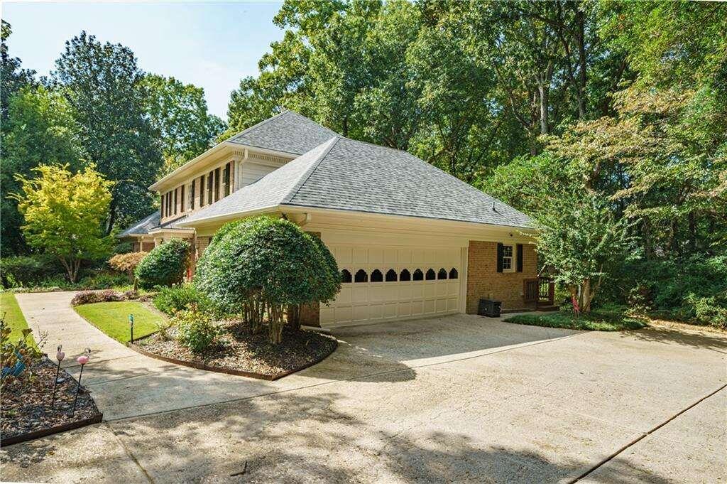 8090 Habersham Waters Road, Sandy Springs, Georgia 30350, 4 Bedrooms Bedrooms, ,3 BathroomsBathrooms,Residential,Sold,8090 Habersham Waters Road,7315352