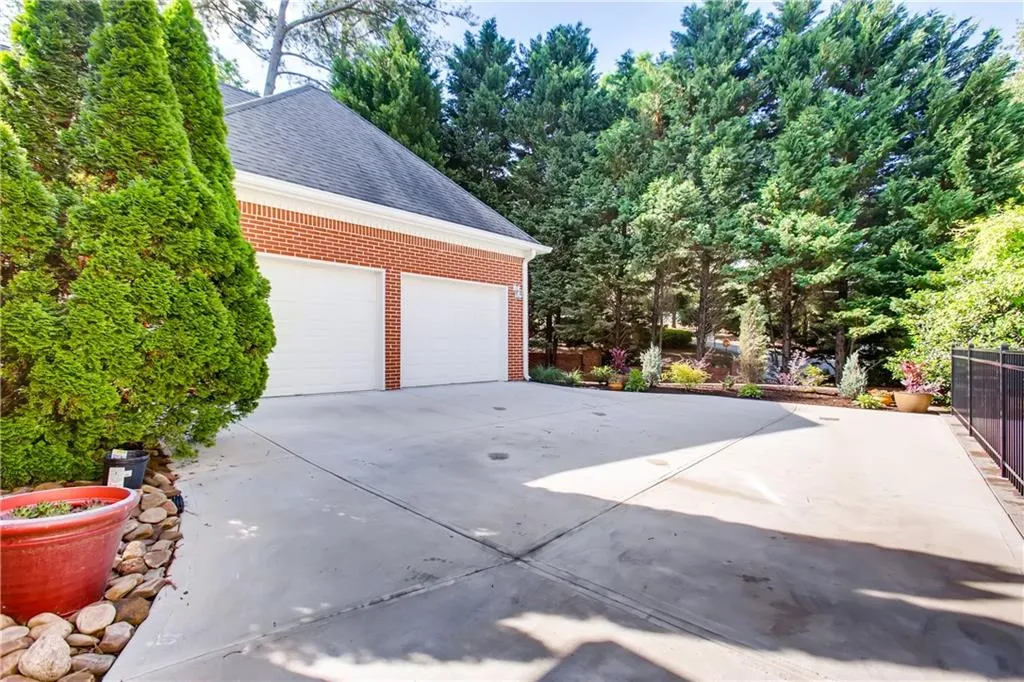 530 Fountain Oaks Way, Sandy Springs, Georgia 30342, 4 Bedrooms Bedrooms, ,3 BathroomsBathrooms,Residential,Sold,530 Fountain Oaks Way,6554174