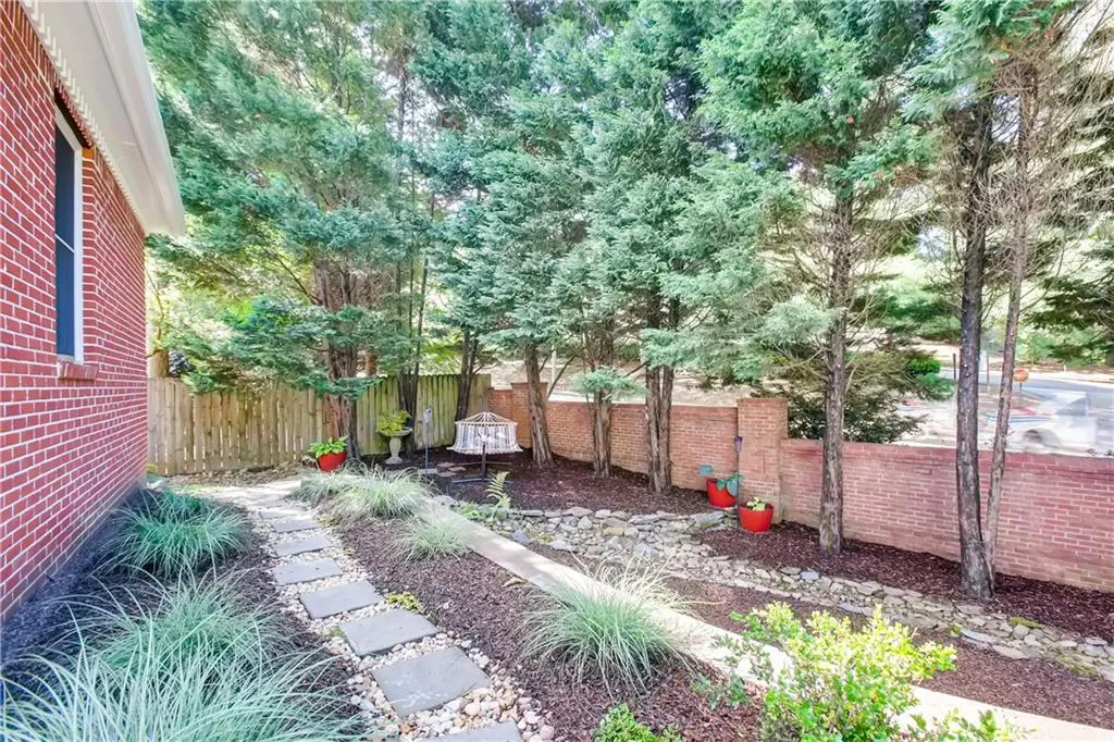 530 Fountain Oaks Way, Sandy Springs, Georgia 30342, 4 Bedrooms Bedrooms, ,3 BathroomsBathrooms,Residential,Sold,530 Fountain Oaks Way,6554174