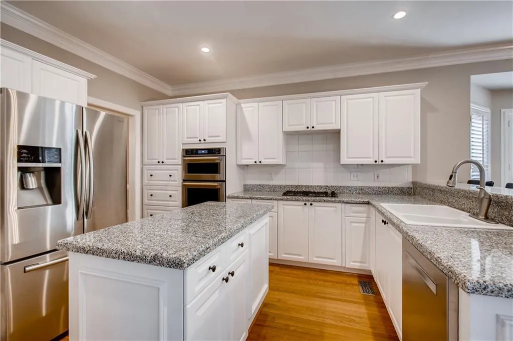 530 Fountain Oaks Way, Sandy Springs, Georgia 30342, 4 Bedrooms Bedrooms, ,3 BathroomsBathrooms,Residential,Sold,530 Fountain Oaks Way,6554174