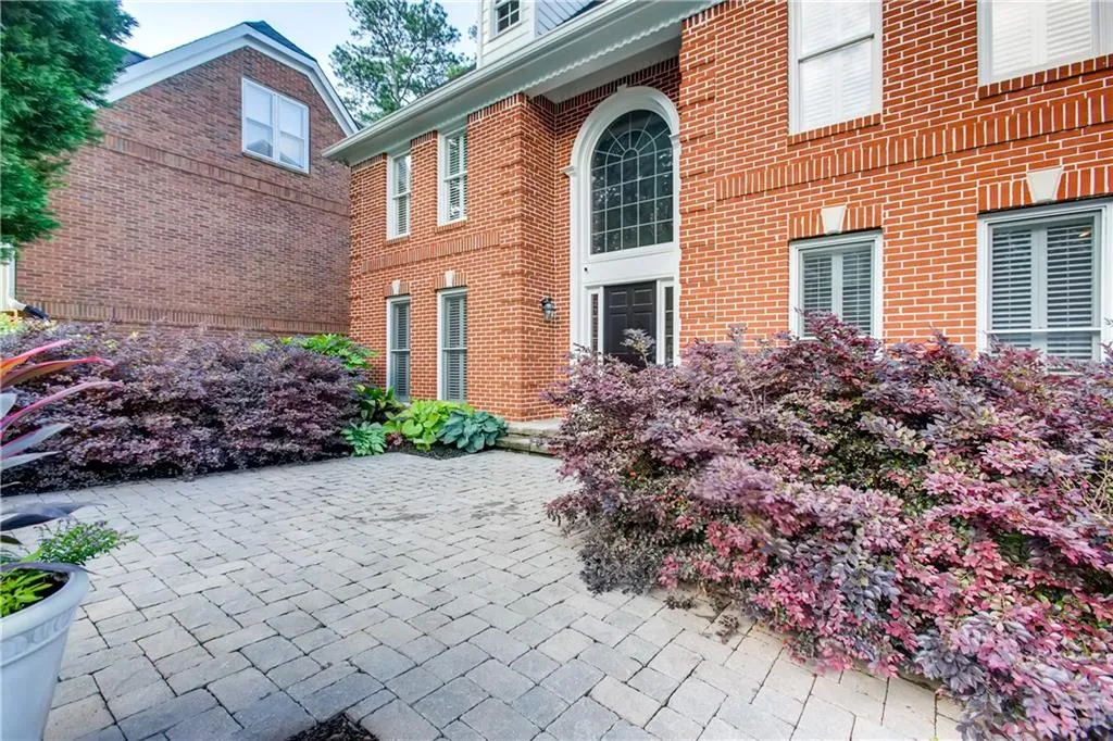 530 Fountain Oaks Way, Sandy Springs, Georgia 30342, 4 Bedrooms Bedrooms, ,3 BathroomsBathrooms,Residential,Sold,530 Fountain Oaks Way,6554174