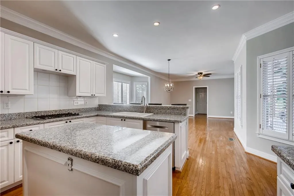 530 Fountain Oaks Way, Sandy Springs, Georgia 30342, 4 Bedrooms Bedrooms, ,3 BathroomsBathrooms,Residential,Sold,530 Fountain Oaks Way,6554174