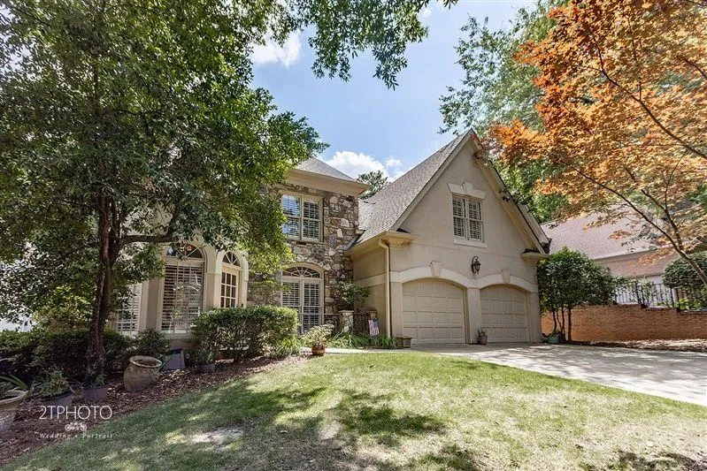 205 Ledgemont Court, Atlanta, Georgia 30342, 4 Bedrooms Bedrooms, ,3 BathroomsBathrooms,Residential,Sold,205 Ledgemont Court,7225369