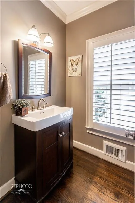 205 Ledgemont Court, Atlanta, Georgia 30342, 4 Bedrooms Bedrooms, ,3 BathroomsBathrooms,Residential,Sold,205 Ledgemont Court,7225369