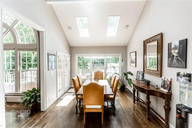 205 Ledgemont Court, Atlanta, Georgia 30342, 4 Bedrooms Bedrooms, ,3 BathroomsBathrooms,Residential,Sold,205 Ledgemont Court,7225369