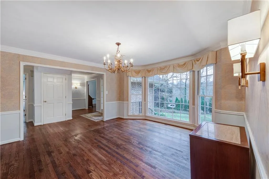 960 Edgewater Drive, Sandy Springs, Georgia 30328, 5 Bedrooms Bedrooms, ,3 BathroomsBathrooms,Residential,Sold,960 Edgewater Drive,6677958