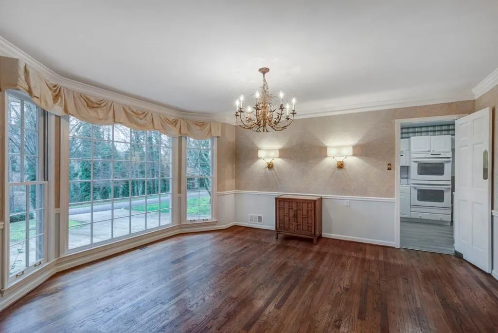 960 Edgewater Drive, Sandy Springs, Georgia 30328, 5 Bedrooms Bedrooms, ,3 BathroomsBathrooms,Residential,Sold,960 Edgewater Drive,6677958