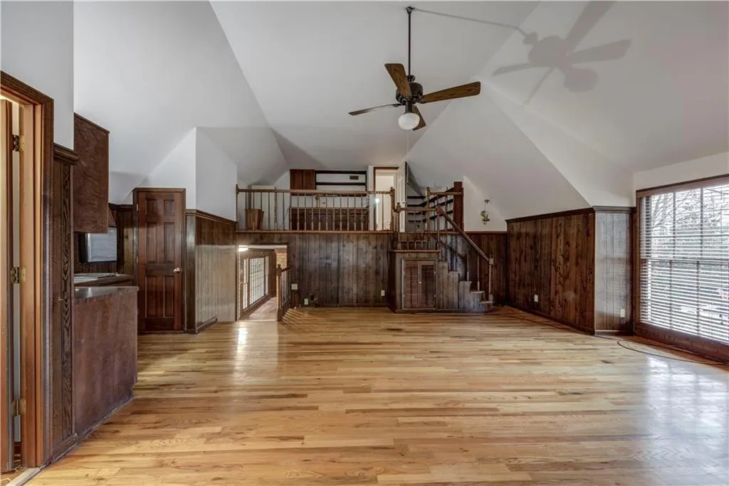 960 Edgewater Drive, Sandy Springs, Georgia 30328, 5 Bedrooms Bedrooms, ,3 BathroomsBathrooms,Residential,Sold,960 Edgewater Drive,6677958