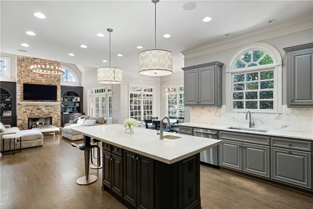 275 Trimble Crest Drive, Atlanta, Georgia 30342, 5 Bedrooms Bedrooms, ,5 BathroomsBathrooms,Residential,Sold,275 Trimble Crest Drive,7190968