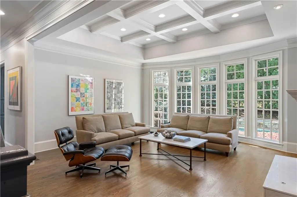 275 Trimble Crest Drive, Atlanta, Georgia 30342, 5 Bedrooms Bedrooms, ,5 BathroomsBathrooms,Residential,Sold,275 Trimble Crest Drive,7190968