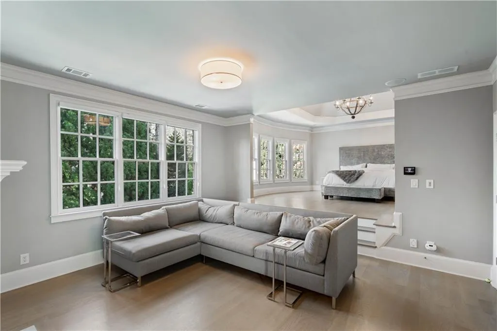 275 Trimble Crest Drive, Atlanta, Georgia 30342, 5 Bedrooms Bedrooms, ,5 BathroomsBathrooms,Residential,Sold,275 Trimble Crest Drive,7190968