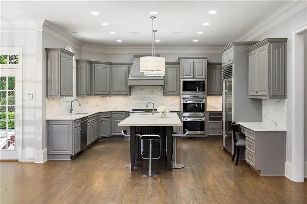 275 Trimble Crest Drive, Atlanta, Georgia 30342, 5 Bedrooms Bedrooms, ,5 BathroomsBathrooms,Residential,Sold,275 Trimble Crest Drive,7190968