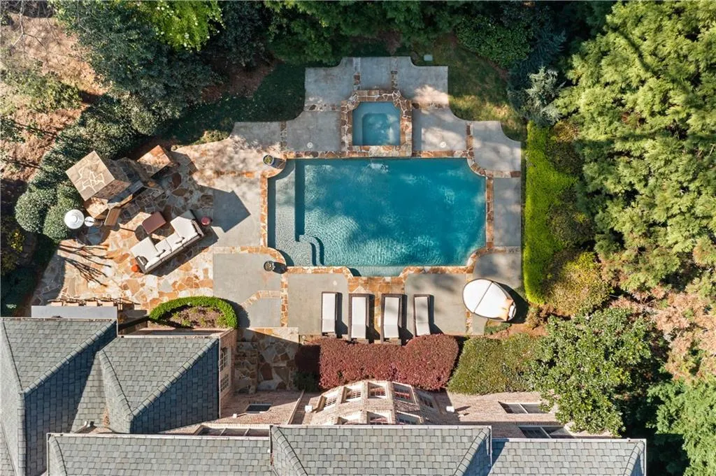 275 Trimble Crest Drive, Atlanta, Georgia 30342, 5 Bedrooms Bedrooms, ,5 BathroomsBathrooms,Residential,Sold,275 Trimble Crest Drive,7190968