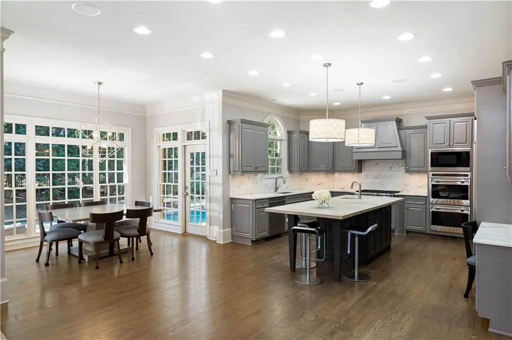 275 Trimble Crest Drive, Atlanta, Georgia 30342, 5 Bedrooms Bedrooms, ,5 BathroomsBathrooms,Residential,Sold,275 Trimble Crest Drive,7190968