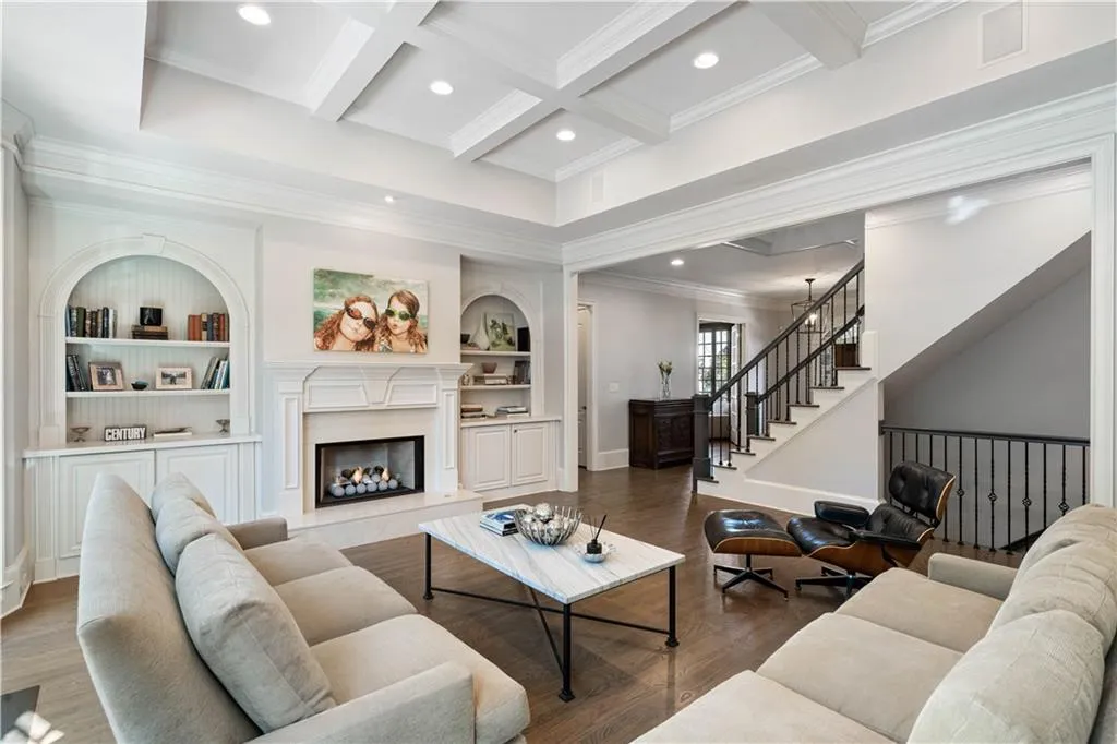 275 Trimble Crest Drive, Atlanta, Georgia 30342, 5 Bedrooms Bedrooms, ,5 BathroomsBathrooms,Residential,Sold,275 Trimble Crest Drive,7190968