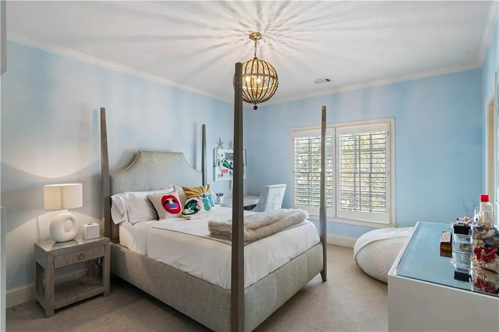 275 Trimble Crest Drive, Atlanta, Georgia 30342, 5 Bedrooms Bedrooms, ,5 BathroomsBathrooms,Residential,Sold,275 Trimble Crest Drive,7190968